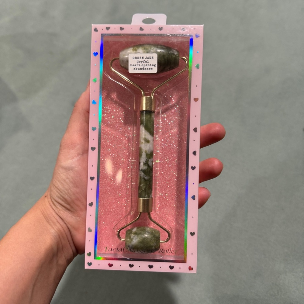 NWT Green Jade Facial Roller by Halo House - for joyful heart opening abundance